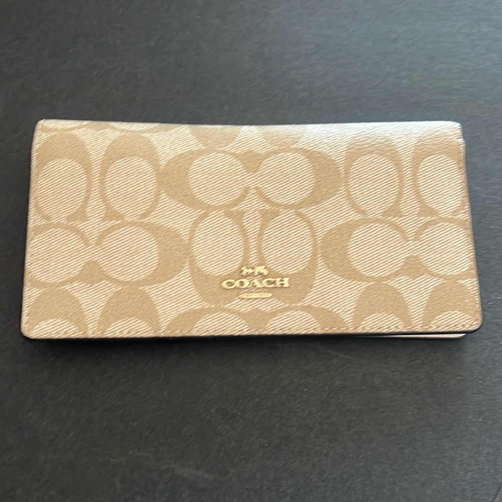 Authentic Coach Billfold Wallet Tan & Cream New